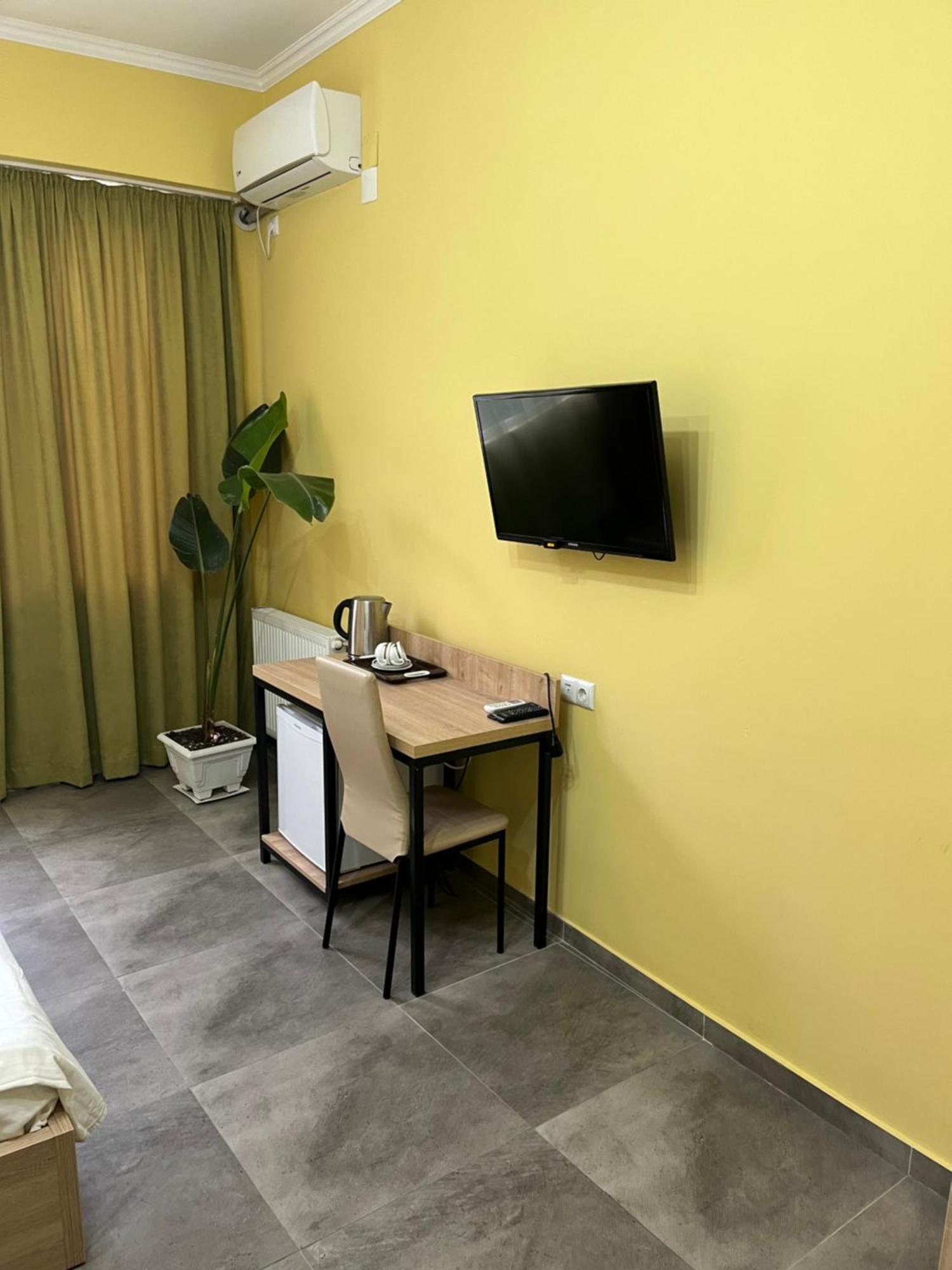 Westay Hotel Тбилиси Екстериор снимка