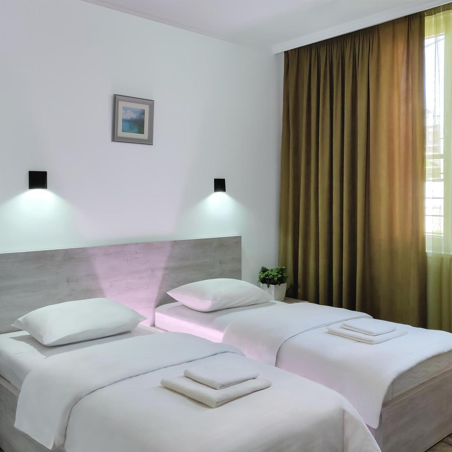Westay Hotel Тбилиси Екстериор снимка
