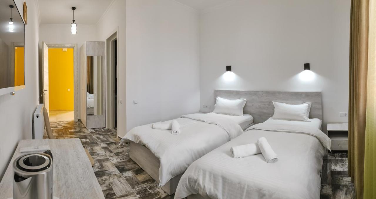 Westay Hotel Тбилиси Екстериор снимка