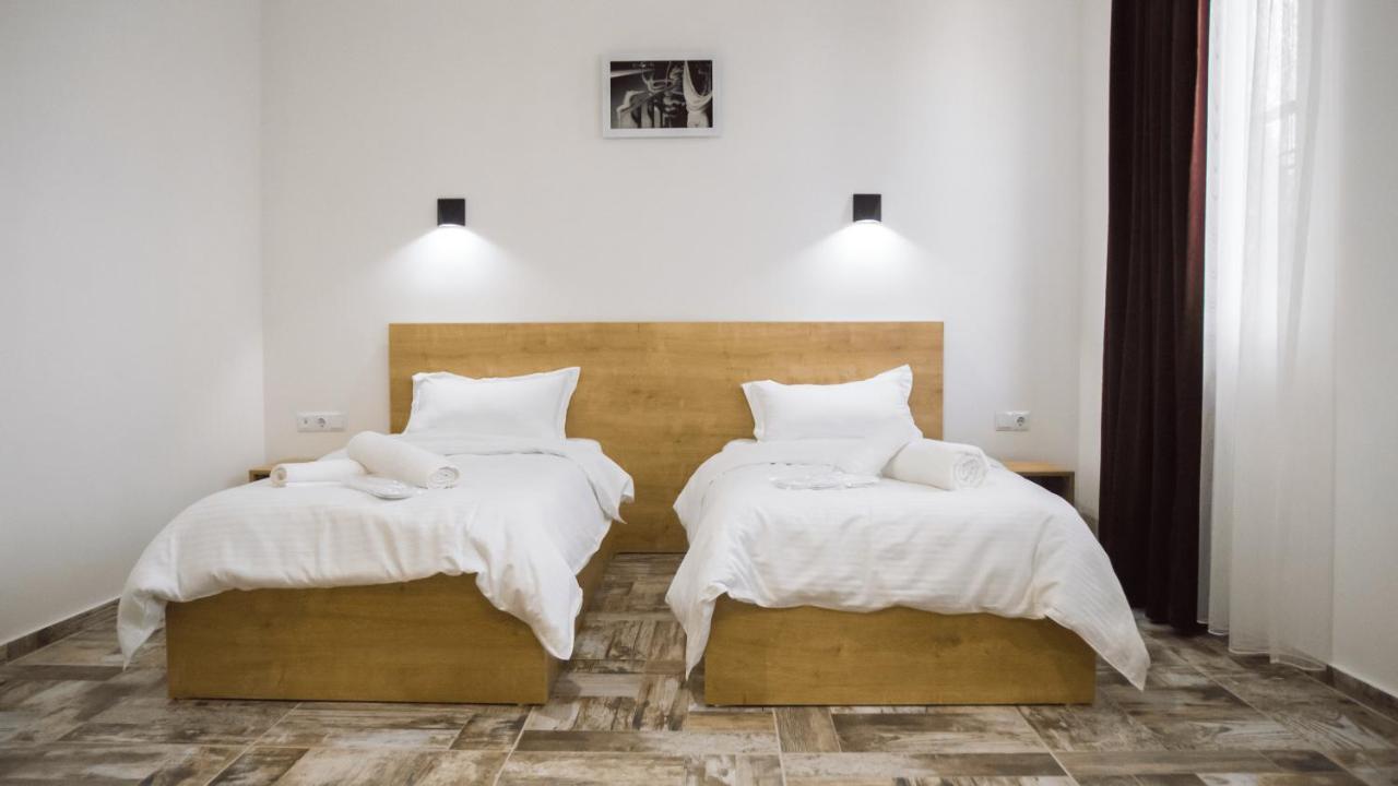 Westay Hotel Тбилиси Екстериор снимка