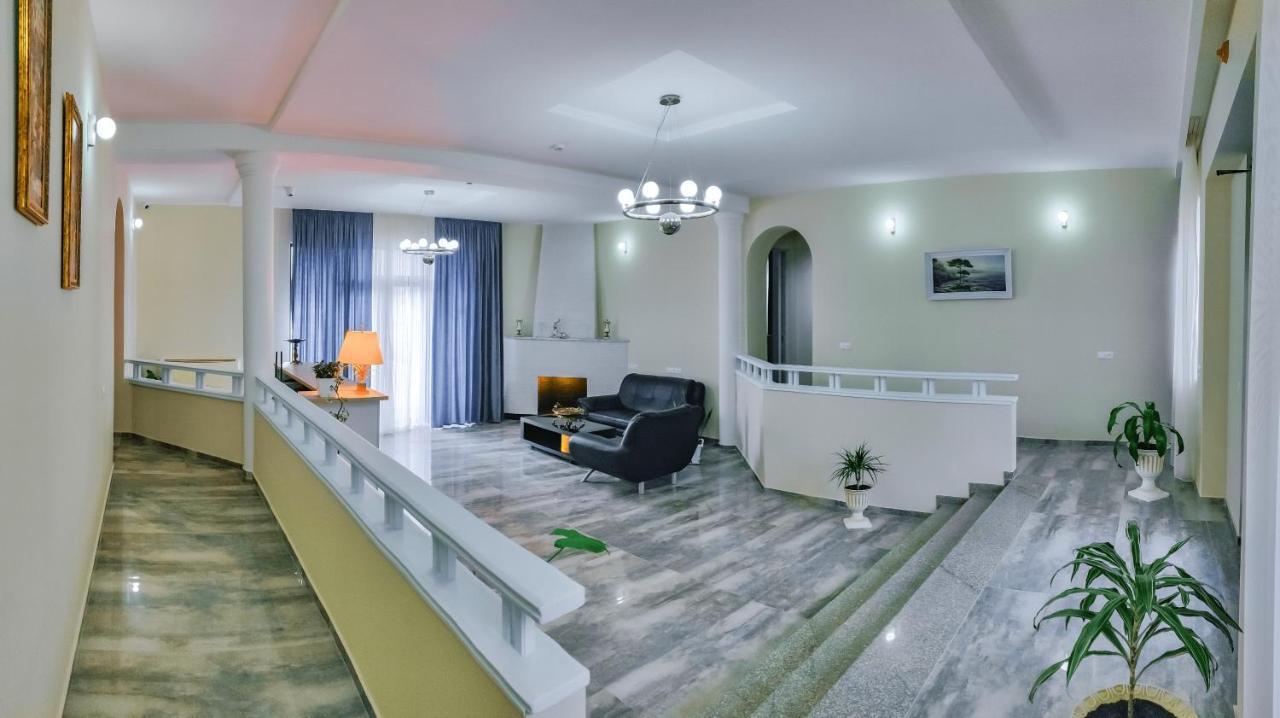 Westay Hotel Тбилиси Екстериор снимка