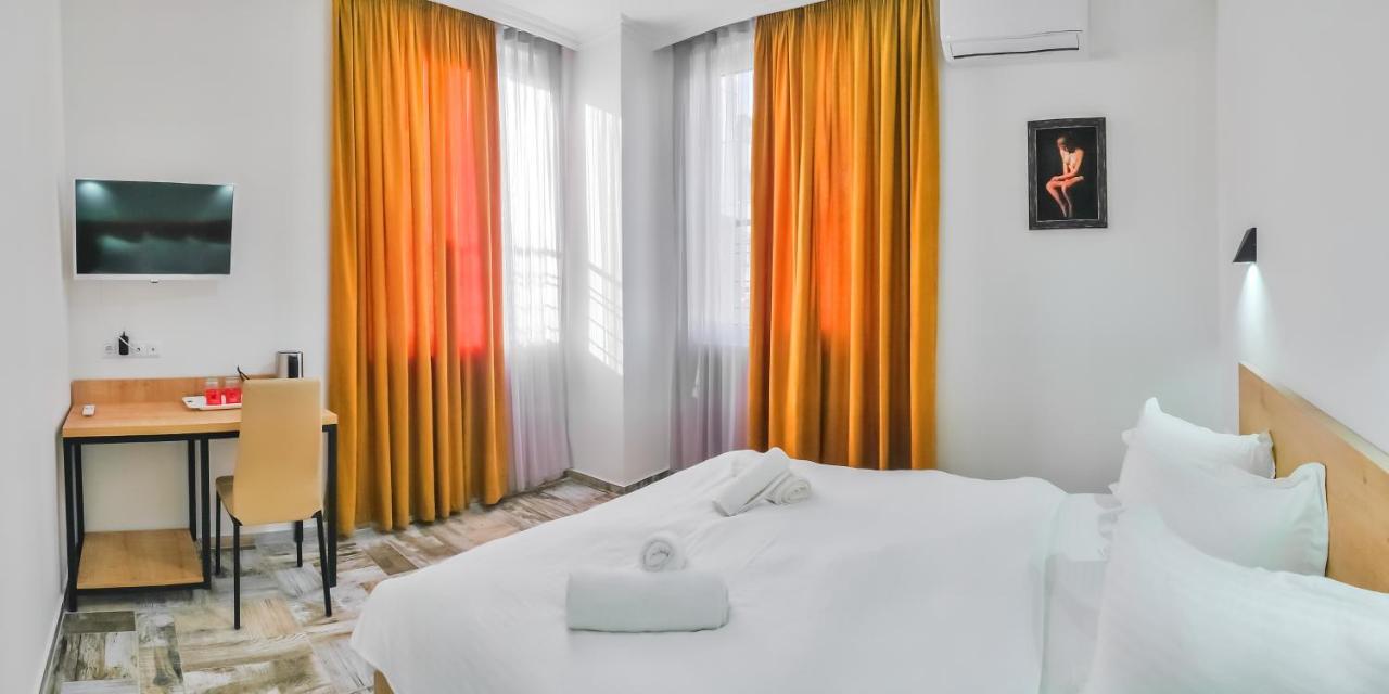 Westay Hotel Тбилиси Екстериор снимка
