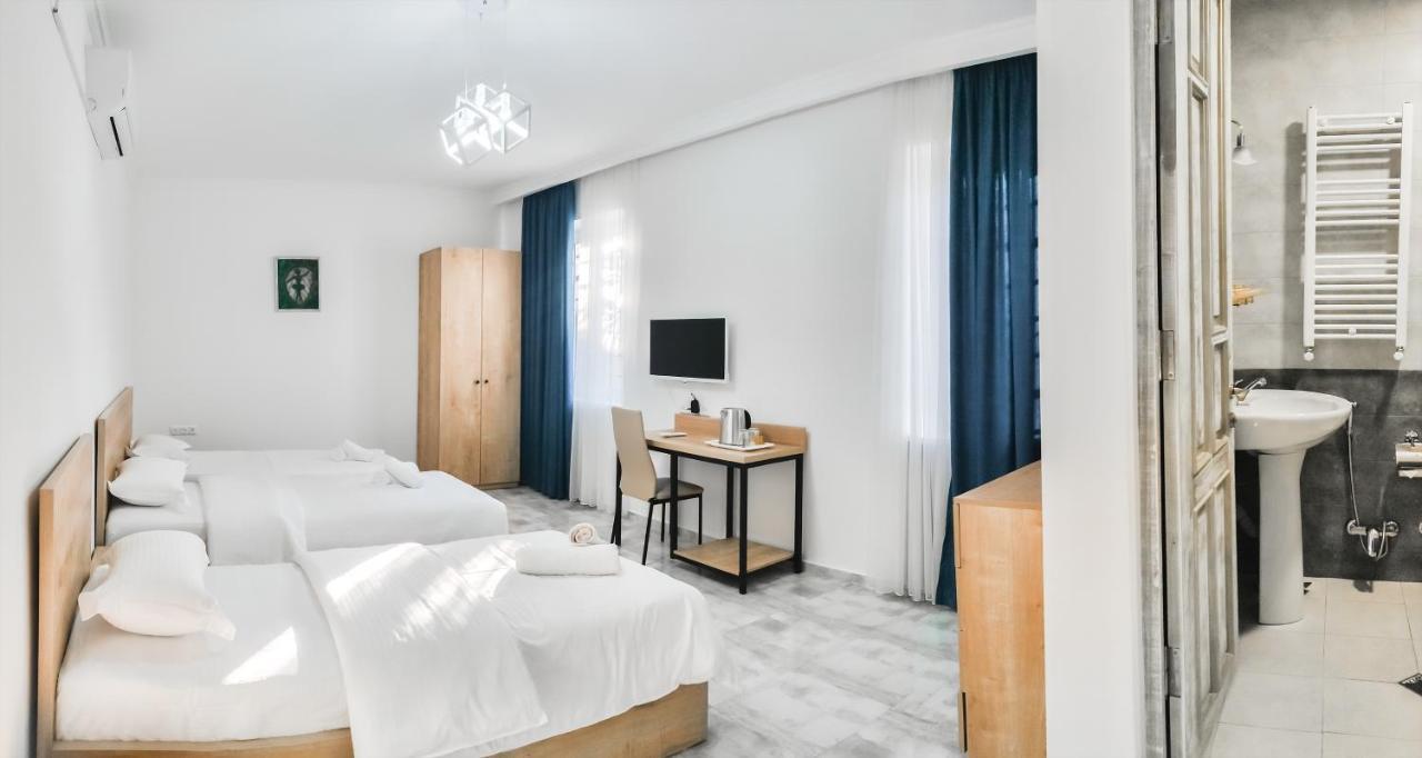 Westay Hotel Тбилиси Екстериор снимка