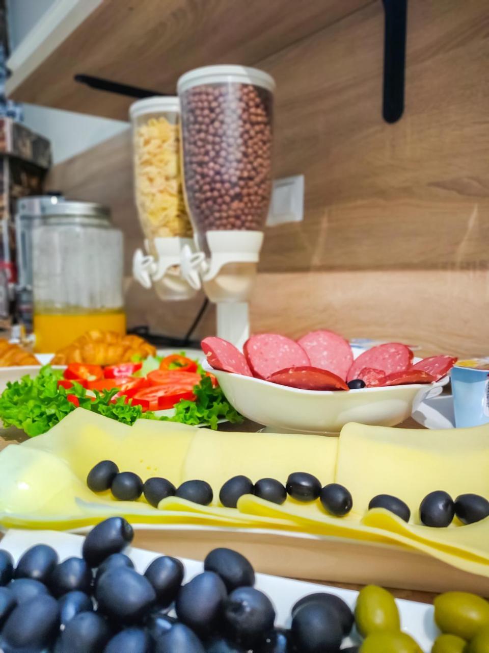 Westay Hotel Тбилиси Екстериор снимка