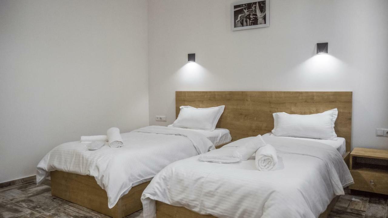 Westay Hotel Тбилиси Екстериор снимка